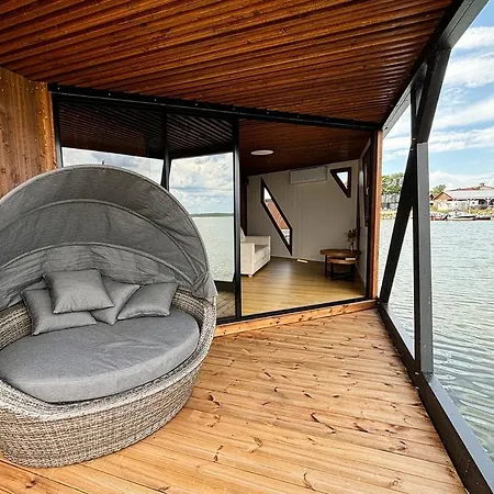 Grand Holm Marina Ujuvmajad Semesterbostad Hapsal