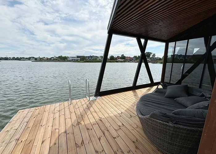 Grand Holm Marina Ujuvmajad * Haapsalu